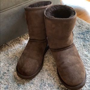 BROWN UGG BOOTS